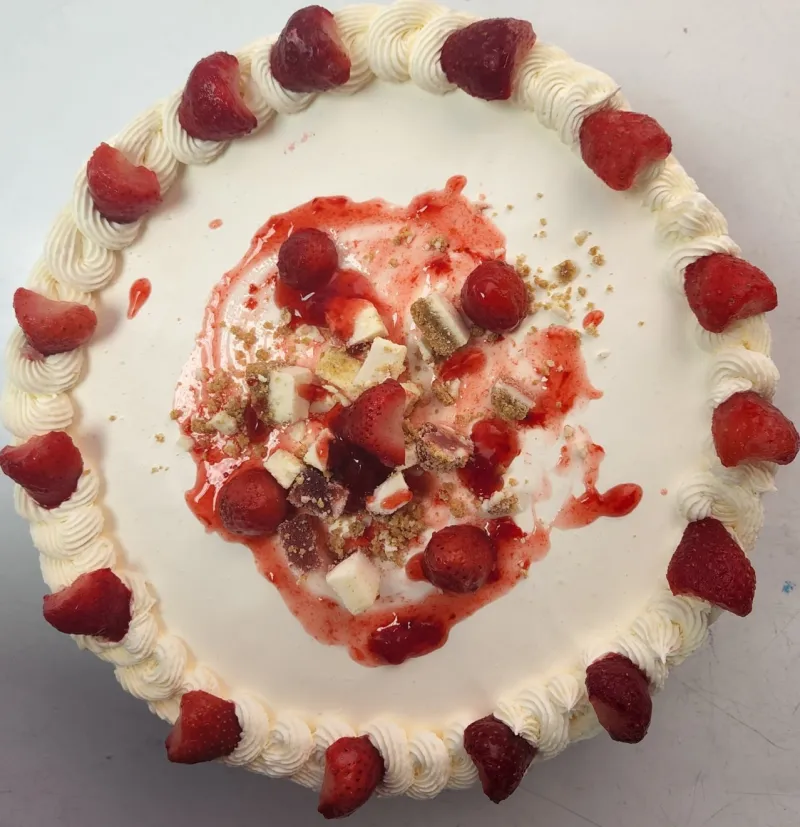 Strawberry Cheesecake Twisted cake